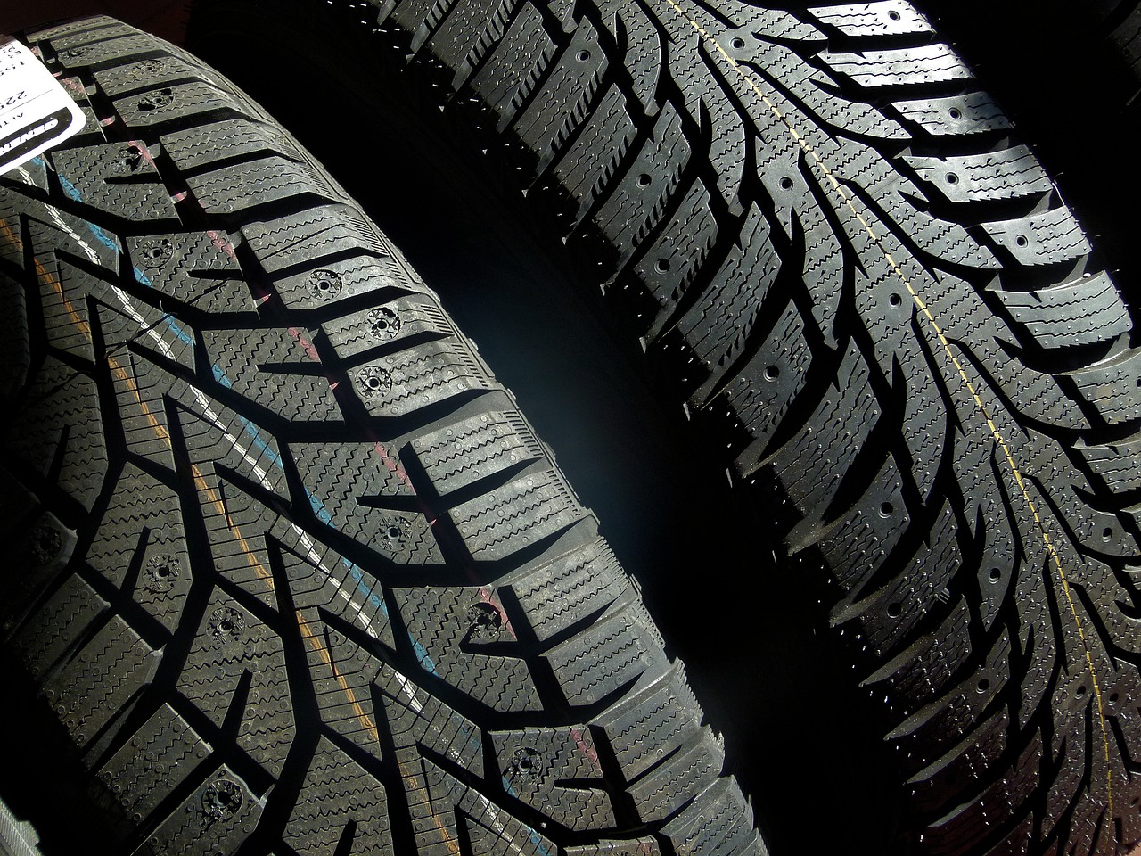 tire-4636190_1280